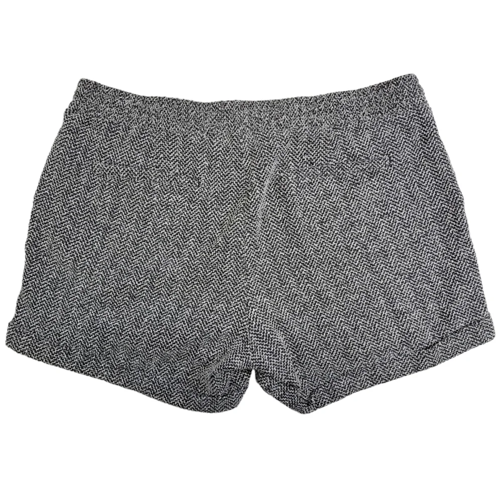 Old Navy Gray and White Pattern Drawstring Shorts Belt Loops and Front Pockets M